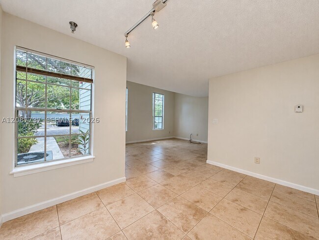 Building Photo - 1275 Crystal