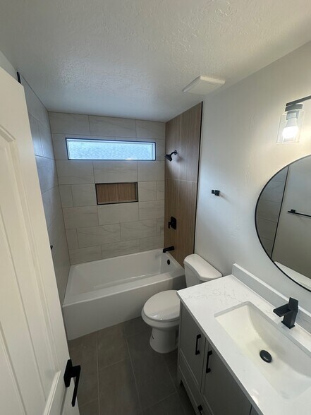 Building Photo - 4433 Mankato St