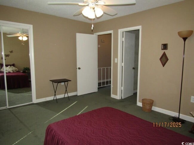 Building Photo - 928 Villa Dr