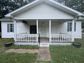 Building Photo - 820 S 28th St