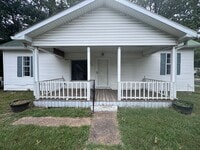 Building Photo - 820 S 28th St