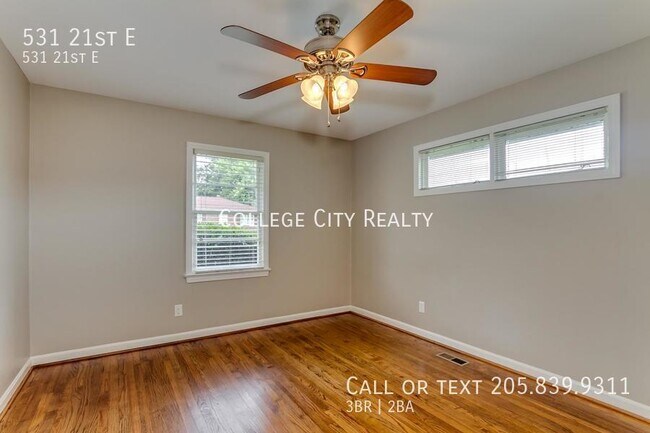 Building Photo - 531 21st St E