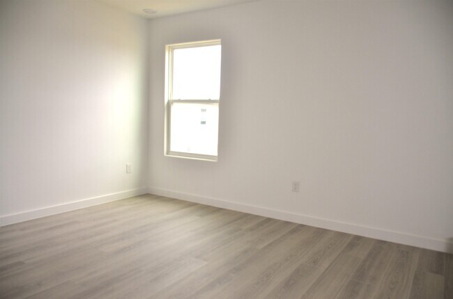 Building Photo - 1027 Birch Loop