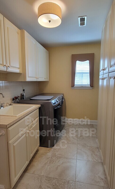 Building Photo - 9596 Indigo Creek Blvd