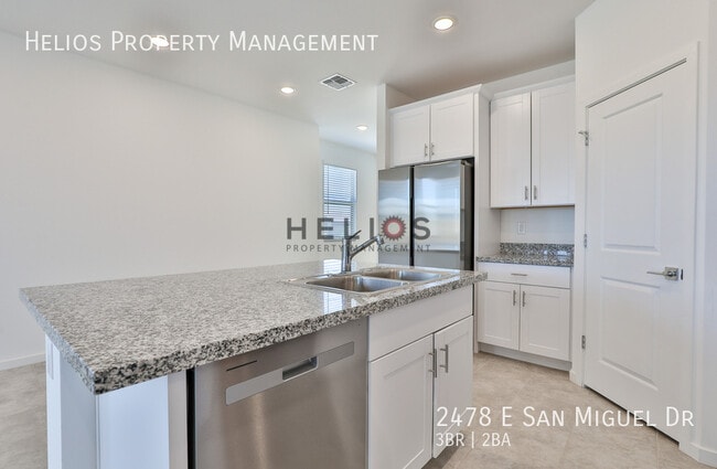 Building Photo - 2478 E San Miguel Dr