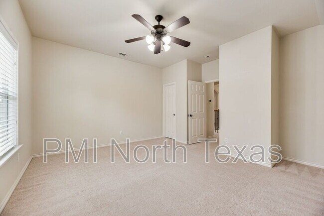 Building Photo - 3394 Overhill Dr