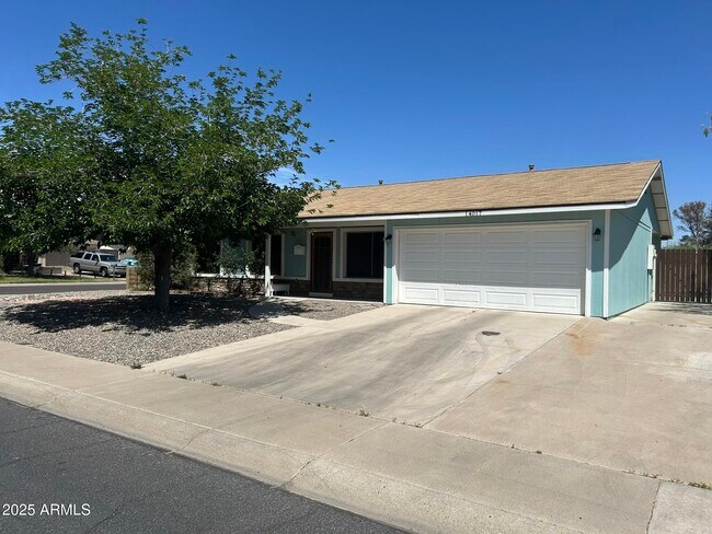 Primary Photo - 14017 N 38th Dr