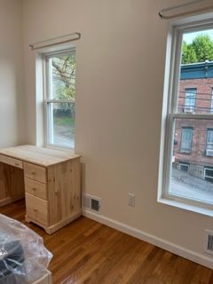 Building Photo - 41 Christie St