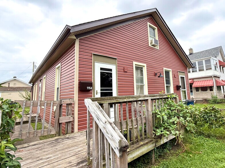 Primary Photo - 1152-1152 Herman Ave