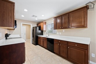 Building Photo - 3Bed/2Bath House at Thunderbird/59th Ave! Ready for Immediate Move-In! – RV GATE!