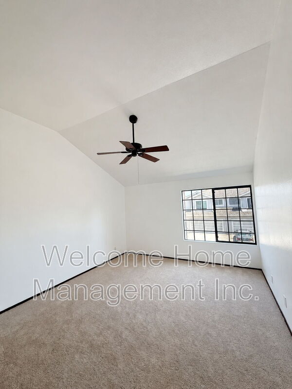 Building Photo - 34769 Comstock Common