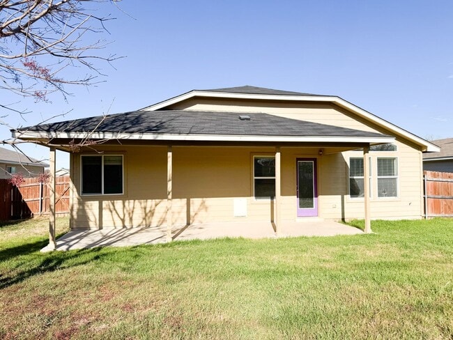 Building Photo - Charming well-maintained 4-bedroom, 2-bath home tucked in a quiet cul-de-sac just minutes from Fo...