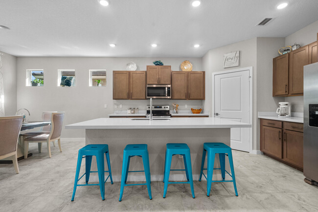 Building Photo - 4491 NW Oakleaf Ct