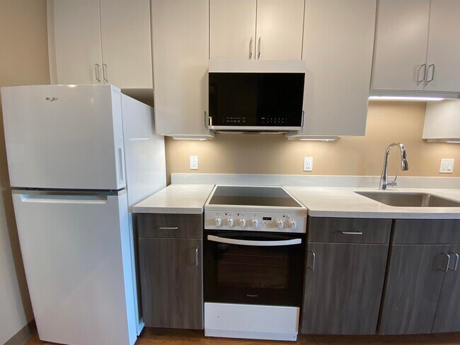 Building Photo - 83 Hanover St