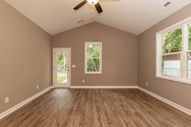 Building Photo - Brand New Three Bedroom Home!