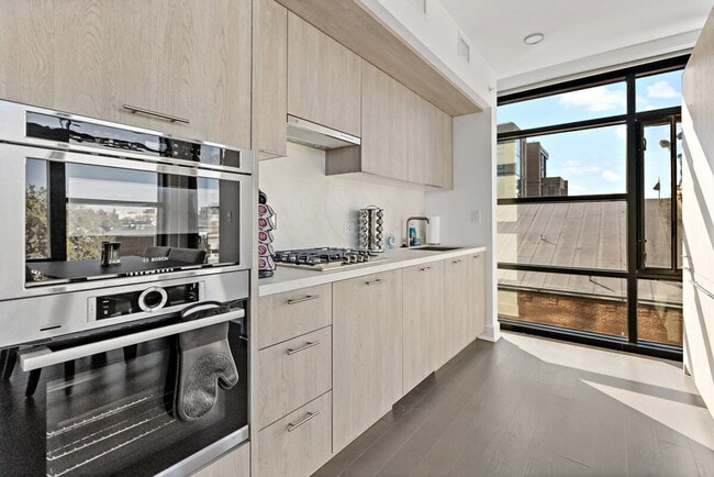 Building Photo - 2007 Vermont Ave NW