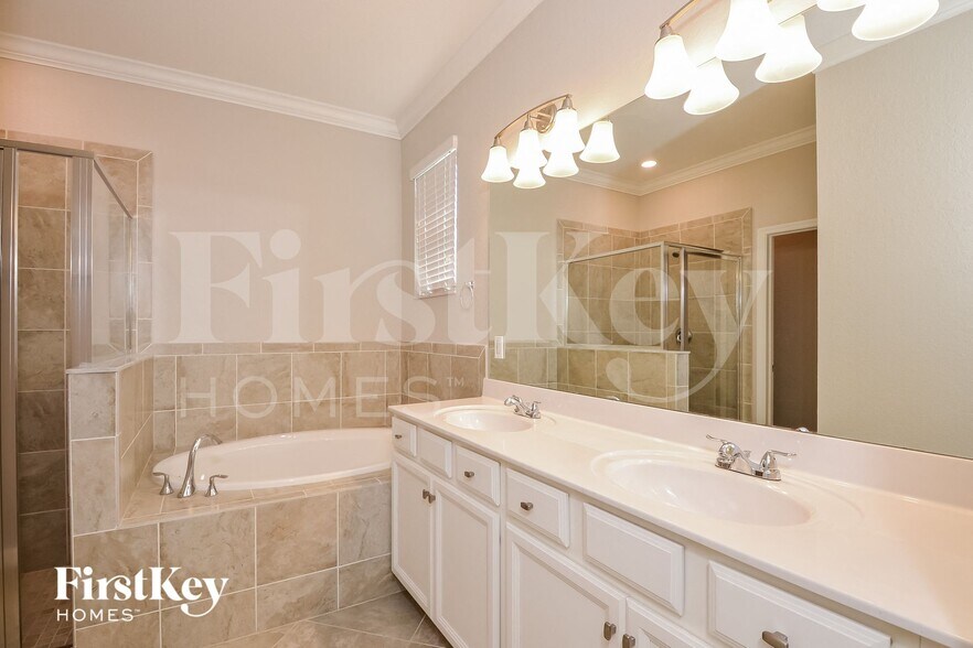 Building Photo - 11327 Sweetgrass Dr