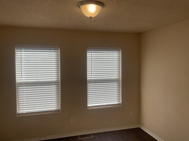 Building Photo - 3635 Buckskin Loop NE