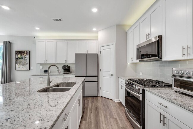 Building Photo - Bright, Modern, Spacious 4bd/3ba Home in Prime Scottdale Location