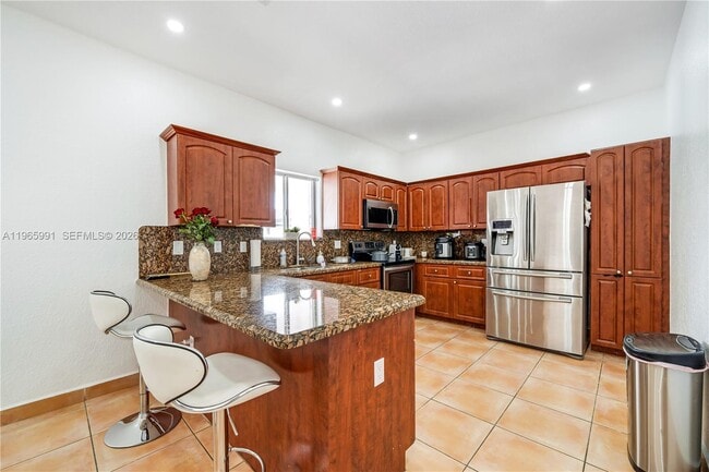 Building Photo - 1205 SE 7th Ct