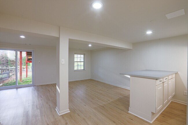 Building Photo - 3342 Garrison Cir