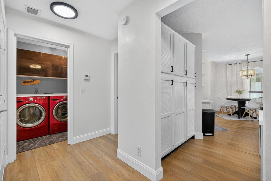 Building Photo - 2606 Monaco Ter