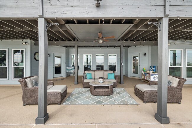 Building Photo - 12734 Tri City Beach Rd