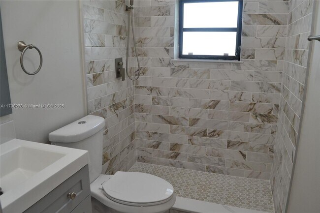 Building Photo - 5211 SW 141st Pl