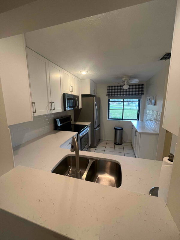 Building Photo - 202 Corkwood Ln