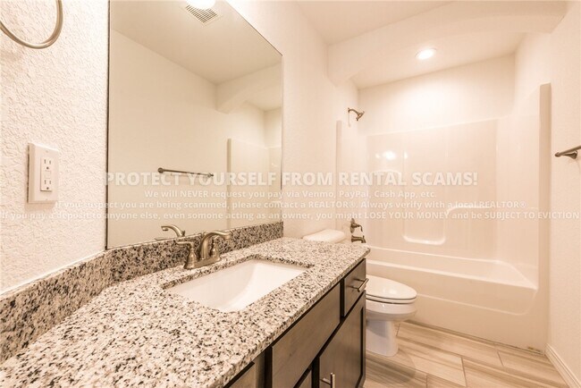 Building Photo - 4530 W Divide Dr