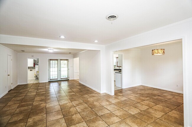 Building Photo - 3932 Creekwood Ln