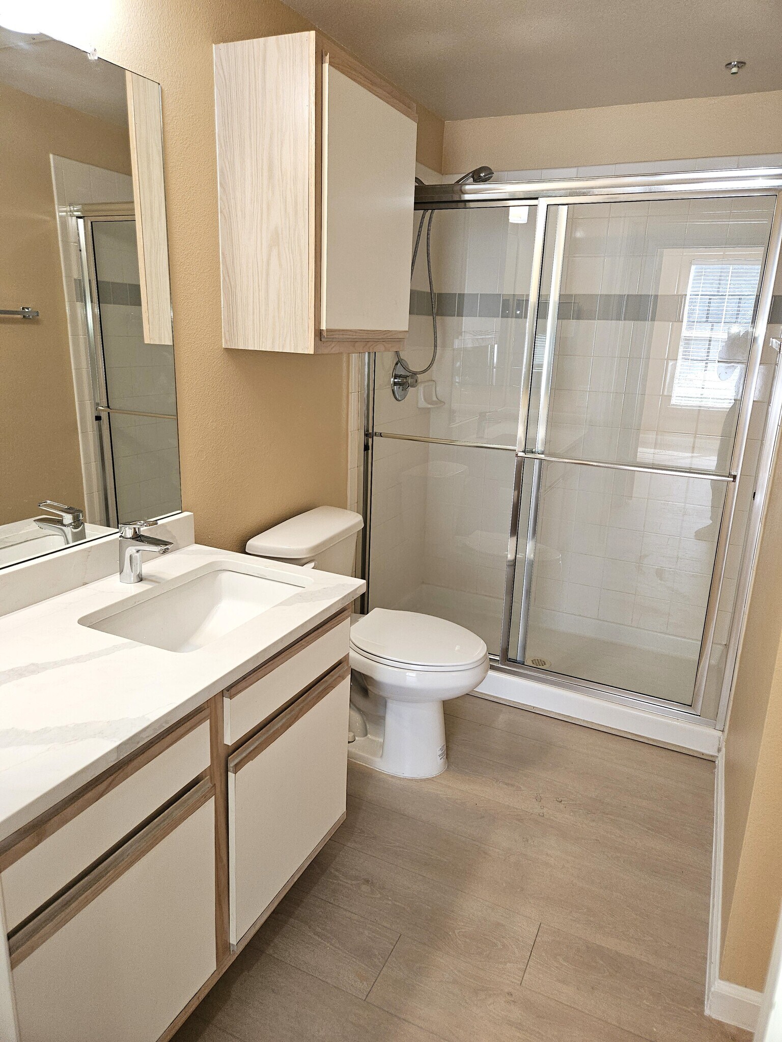 Second Bath - 7442 S Quail Cir