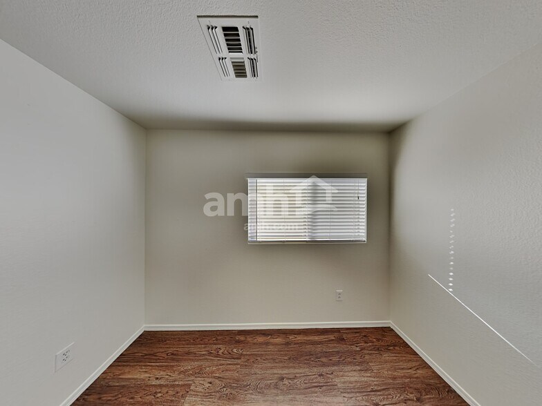 Building Photo - 1133 S 111th Cir