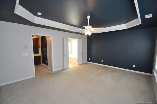 Building Photo - 300 Sutton Glen Dr