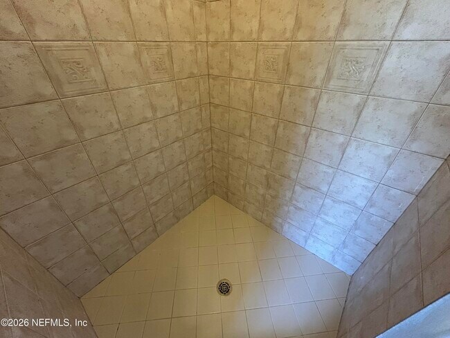 Building Photo - 13916 Fish Eagle Dr E