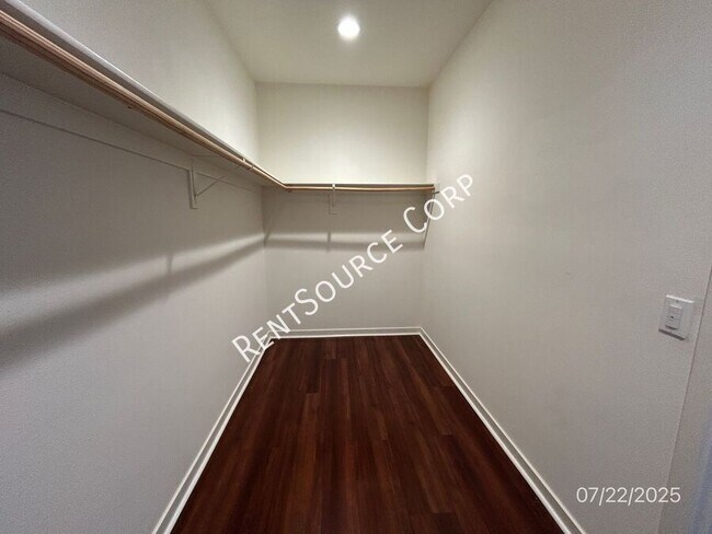 Building Photo - 45051 Marbella St