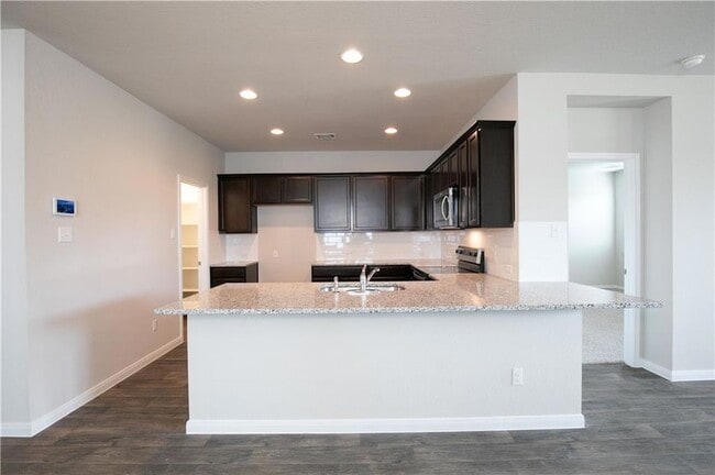 Building Photo - 505 Naset Dr