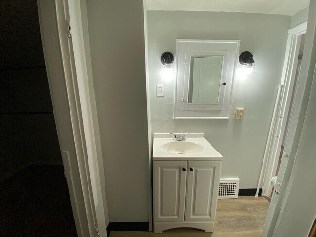 Building Photo - 2342 12th St SW