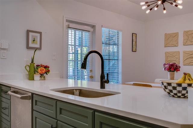 Building Photo - 3105 San Jacinto St