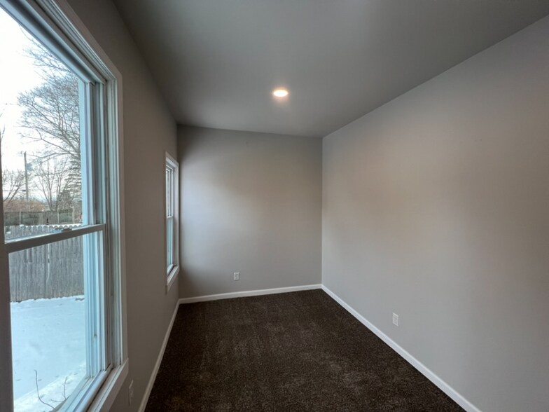 Building Photo - 1549 S 11th St