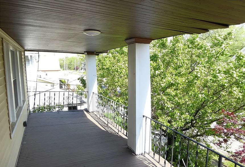 Building Photo - 1808 Buhrer Ave