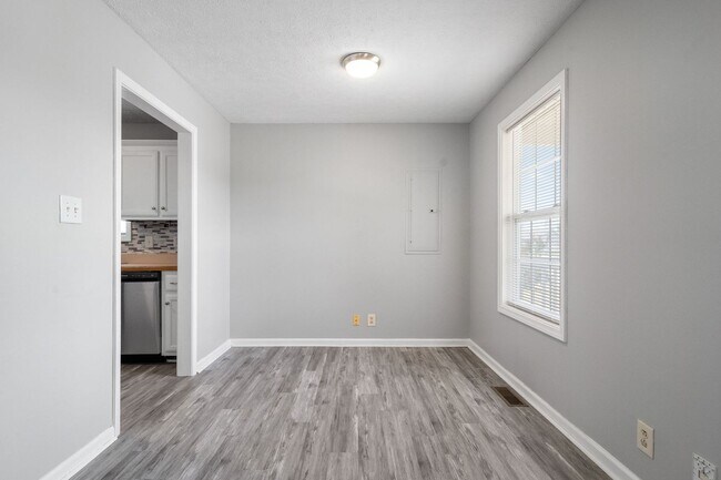 Building Photo - 339 Pioneer Dr