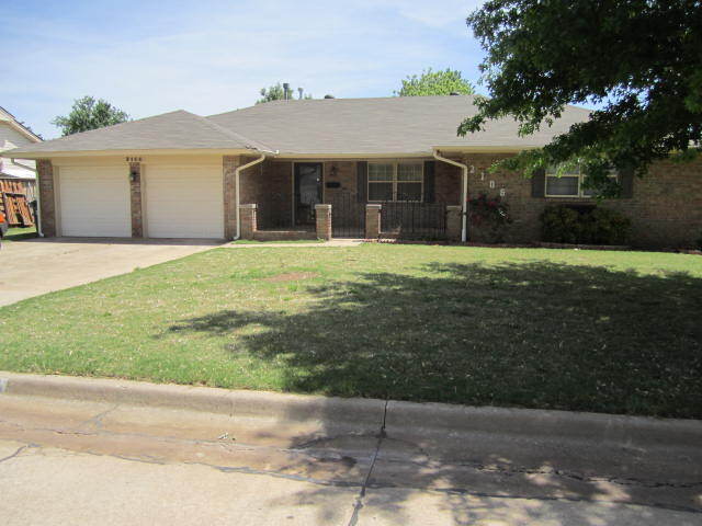 Building Photo - 2106 Bellaire Dr