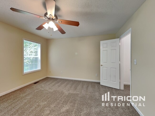 Building Photo - 238 Brookside Dr