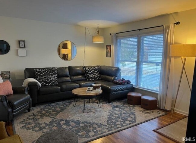 Building Photo - 843 Sparta St