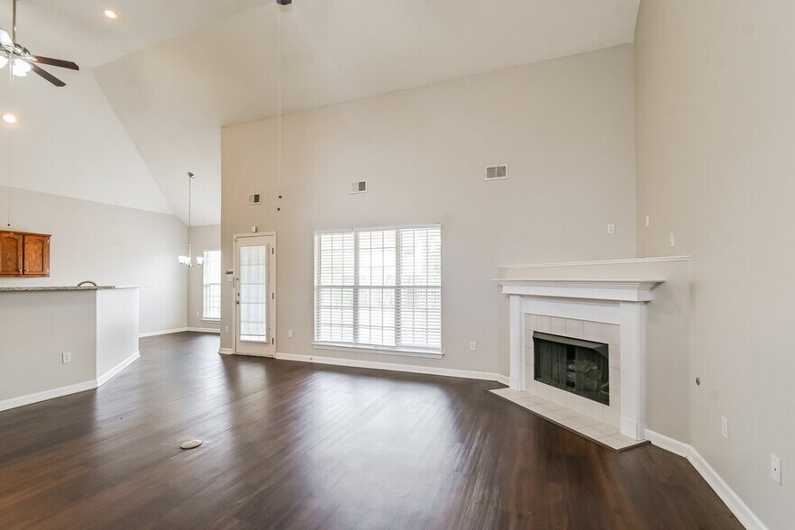 Building Photo - 5678 Kuykendall Dr