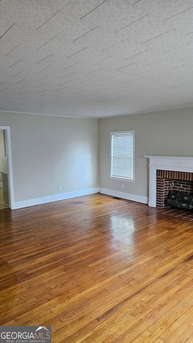 Building Photo - 509 Riley Ave