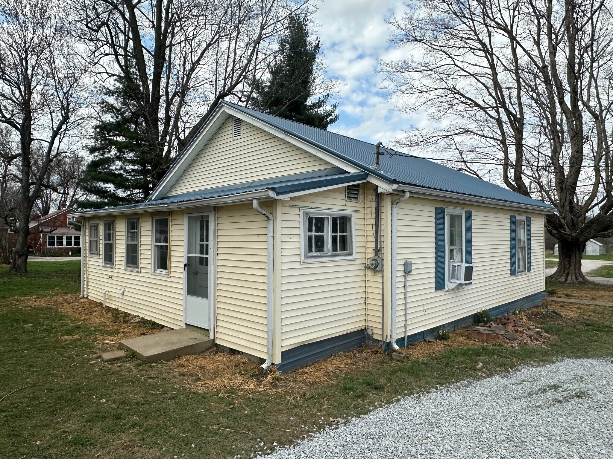 Building Photo - 3067 Greensburg Rd