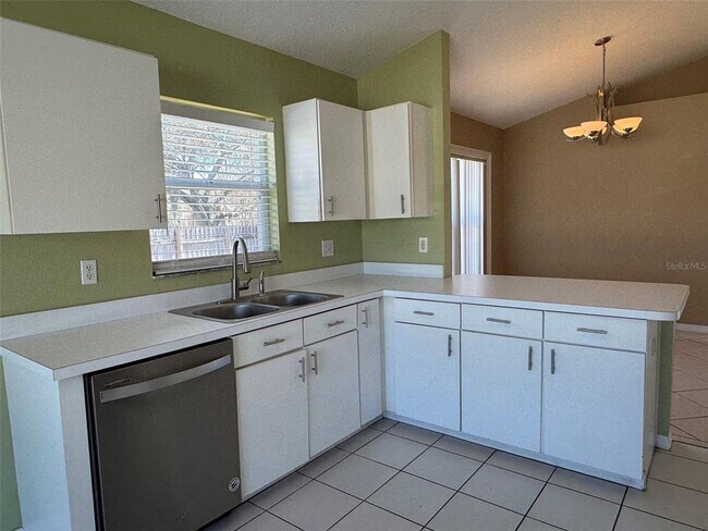 Building Photo - 3425 Canteen Ct