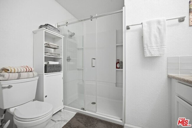 Building Photo - 52275 Avenida Vallejo